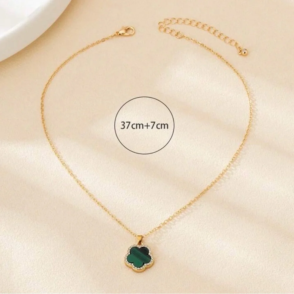 Clover Gold and Green Pendant Necklace